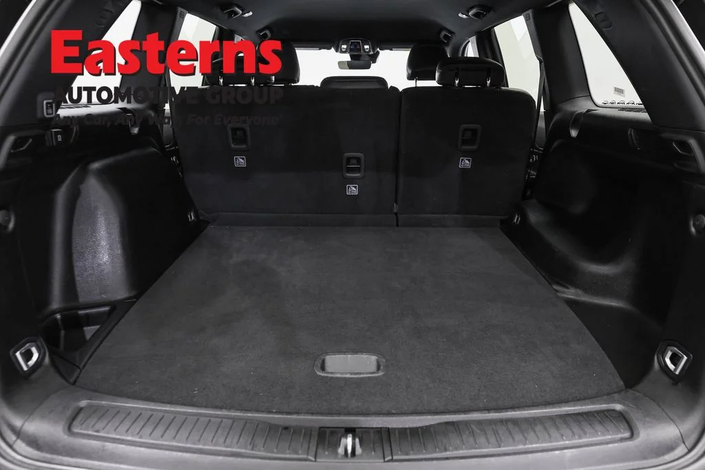 Used 2025 Black Jeep Altitude image 9