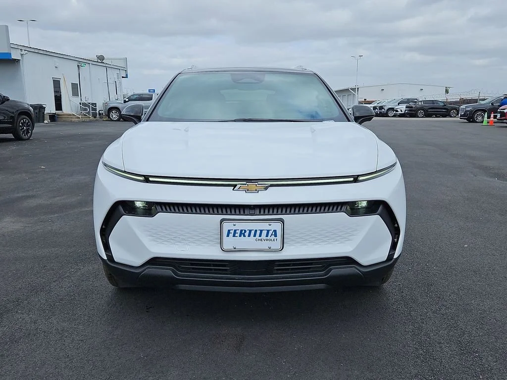 New 2026 Summit White Chevrolet LT image 21