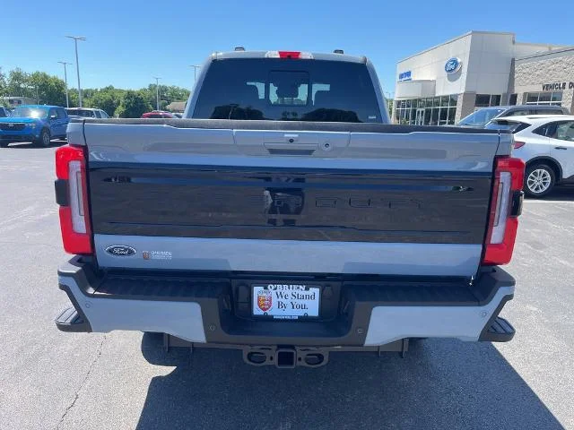 New 2026 Glacier Gray Metallic Tri-Coat Ford F-250® Platinum® image 32