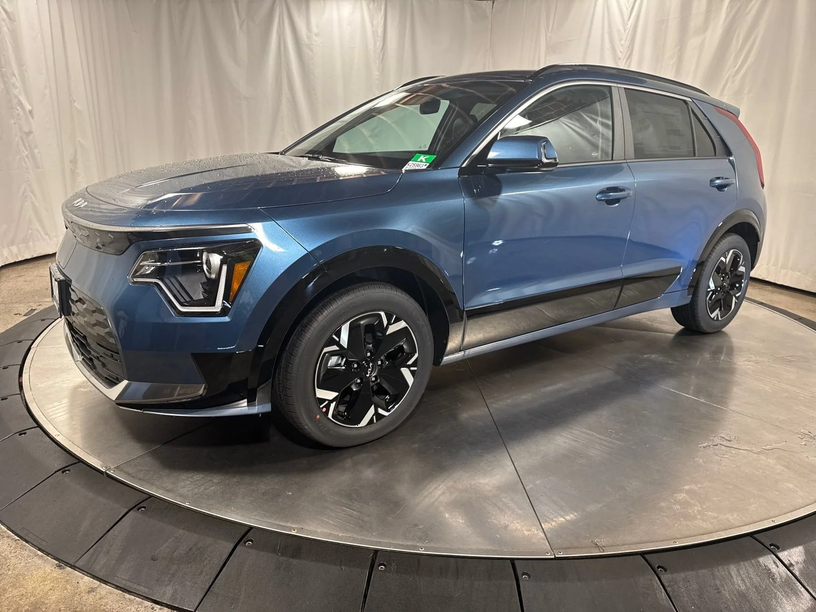 New 2026 Mineral Blue Kia Wind image 1