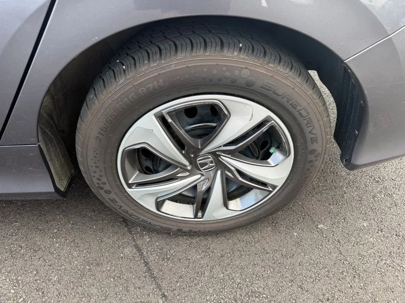 Used 2019 Silver Honda LX image 16