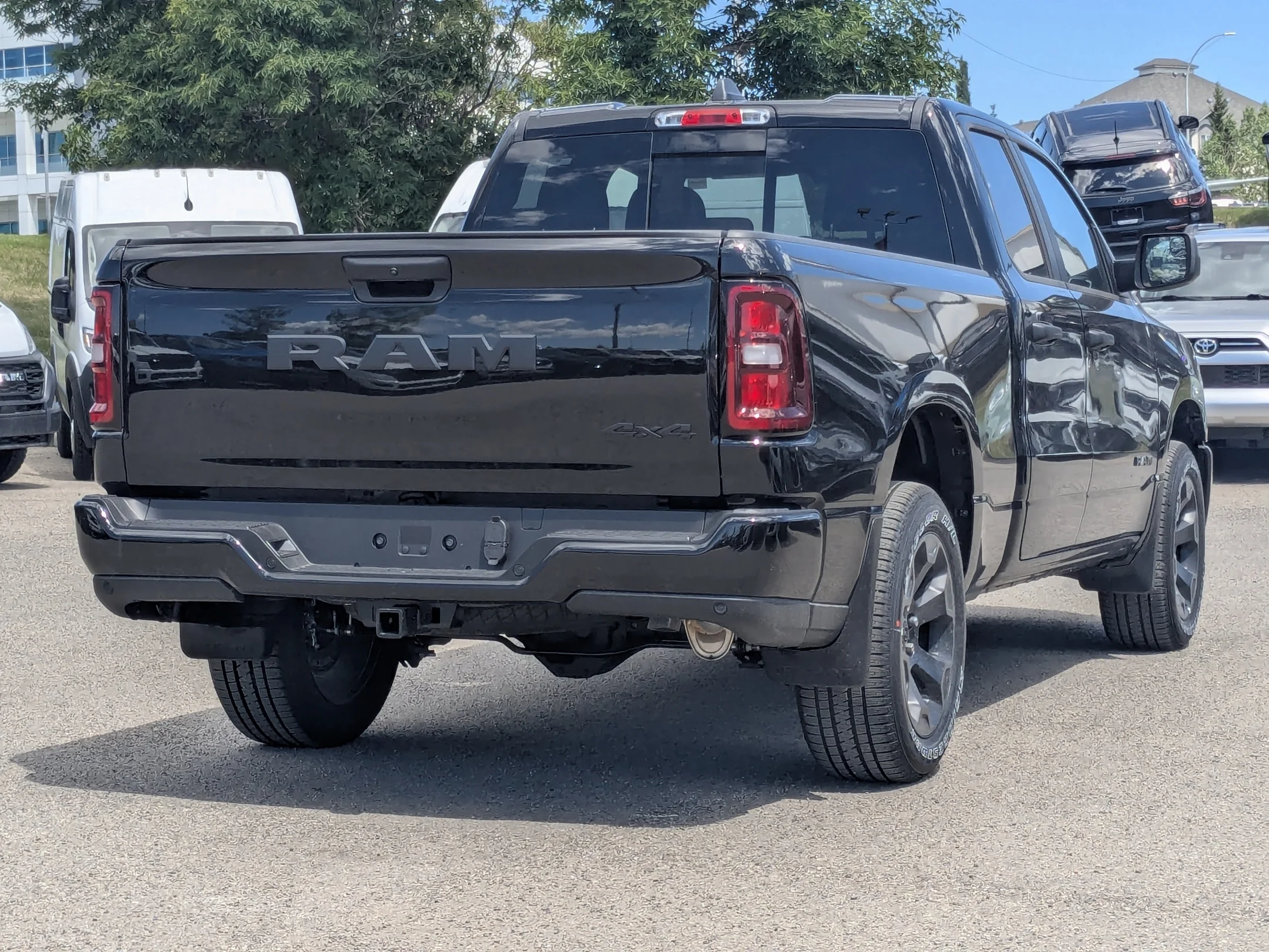 New 2026 Black RAM Express - - 4x4 - Quad Cab 64 Box - Black Express Edition - Cust Pref Pkg 23D & More! image 9