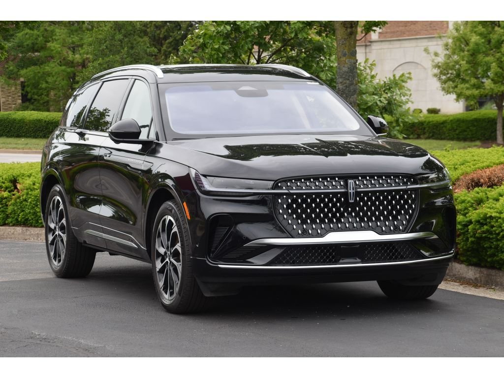 Used 2024 INFINITE BLACK MET CC Lincoln Reserve image 2