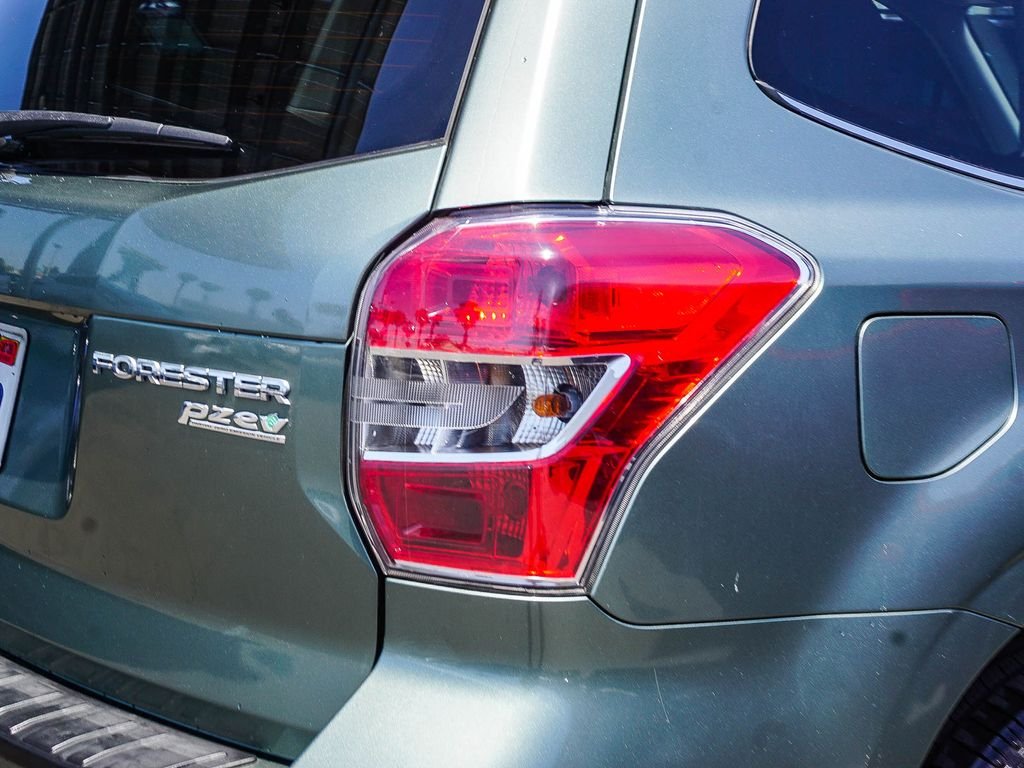 Used 2014 Green Subaru 2.5i Limited image 8