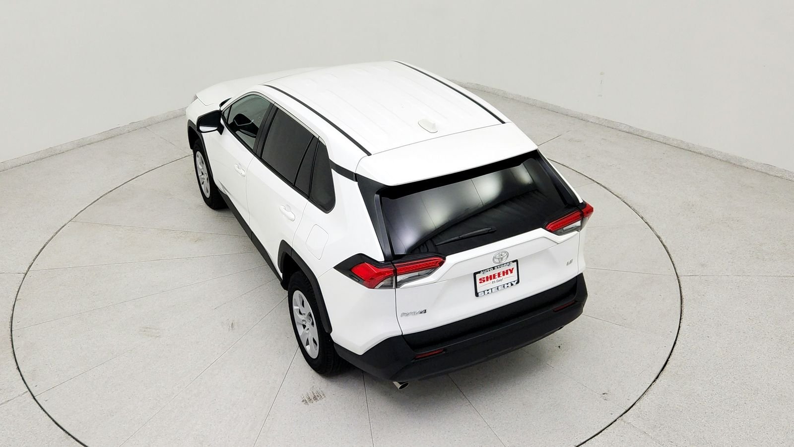 Used 2025 White Toyota LE image 18