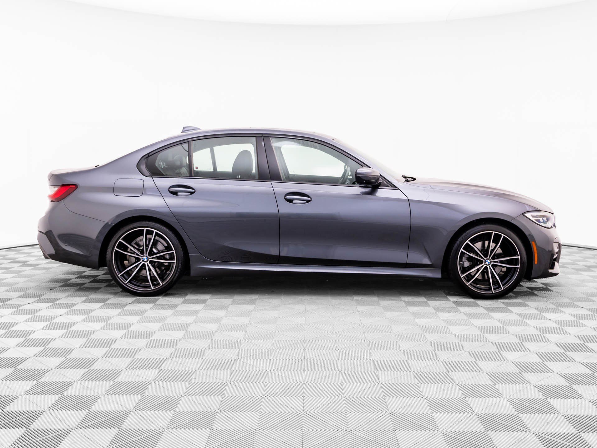 Used 2021 Mineral Grey Metallic BMW 330i xDrive image 8