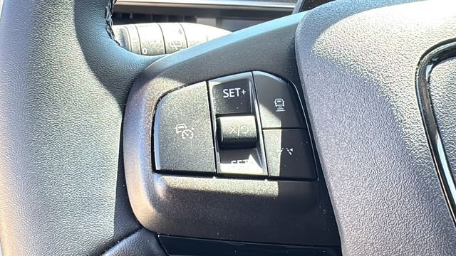 Used 2025 White Ford Premium image 22