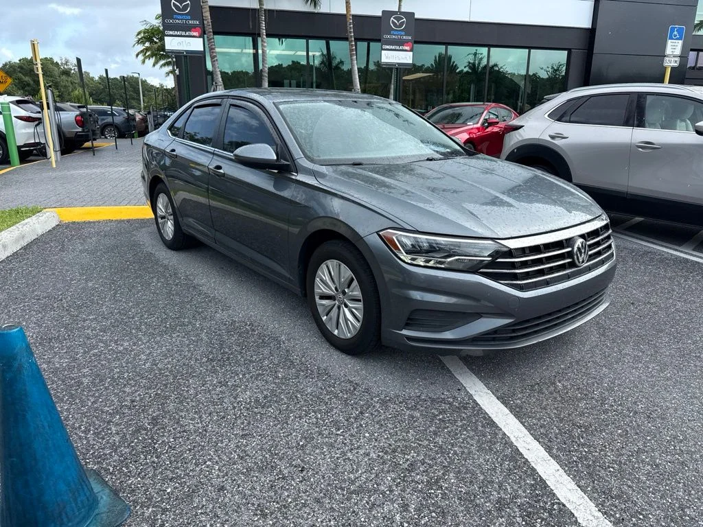 Used 2019 Platinum Gray Metallic Volkswagen 1.4T S image 3