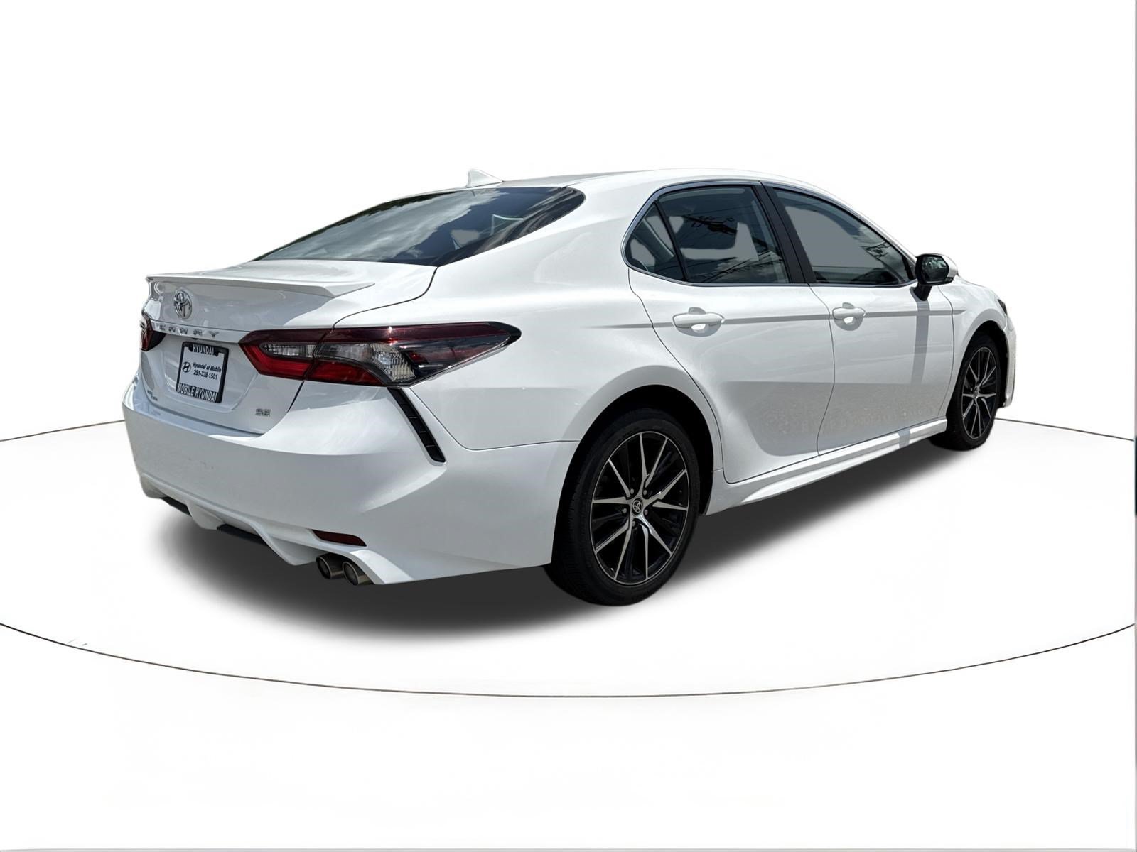 Used 2024 Ice Cap Toyota SE image 3