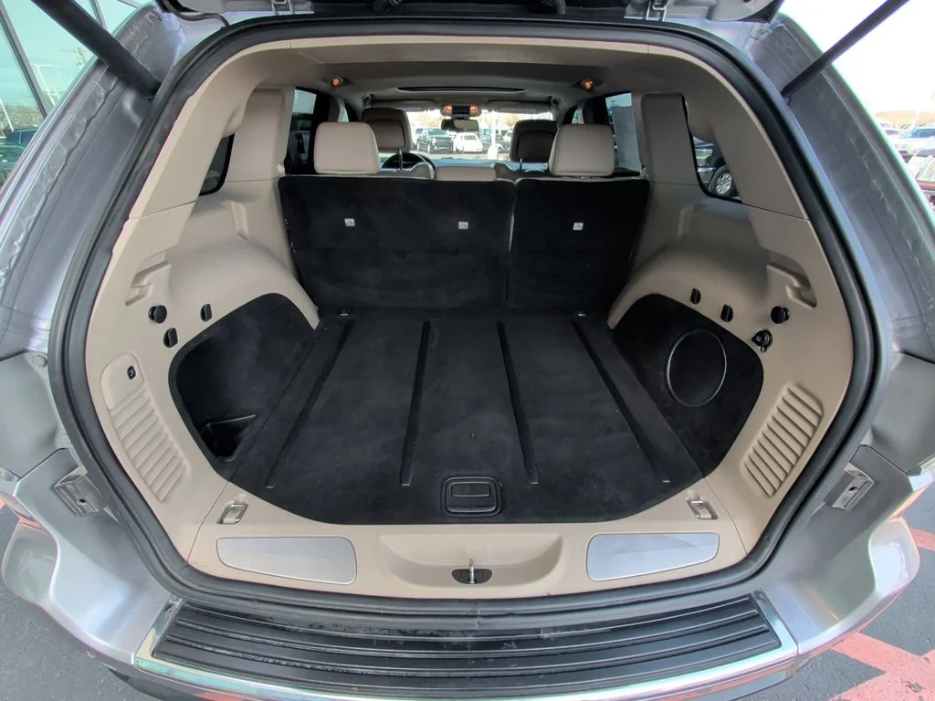 Used 2014 Silver Jeep Limited image 16