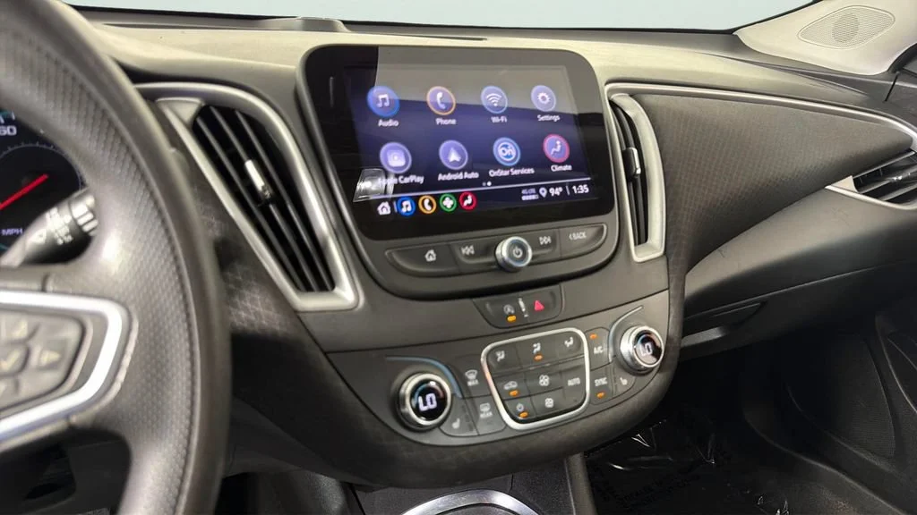 Used 2022 Silver Ice Metallic Chevrolet LT image 21