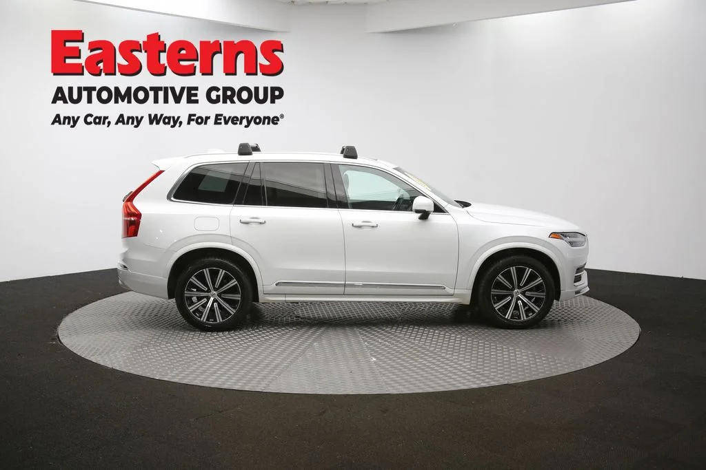 Used 2022 White Volvo T6 Inscription image 46