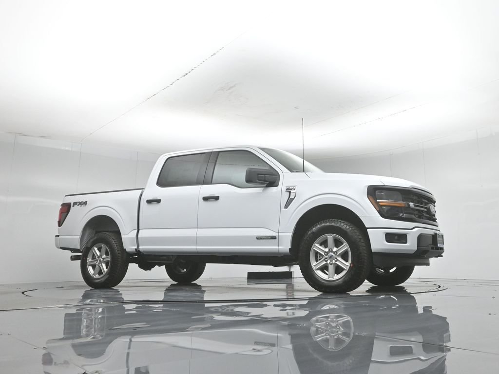 New 2026 Oxford White Ford XLT image 3