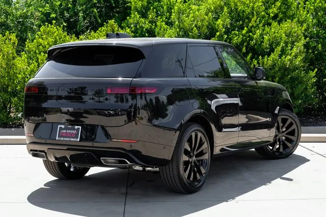 New 2026 Santorini Black Land Rover Dynamic SE image 9