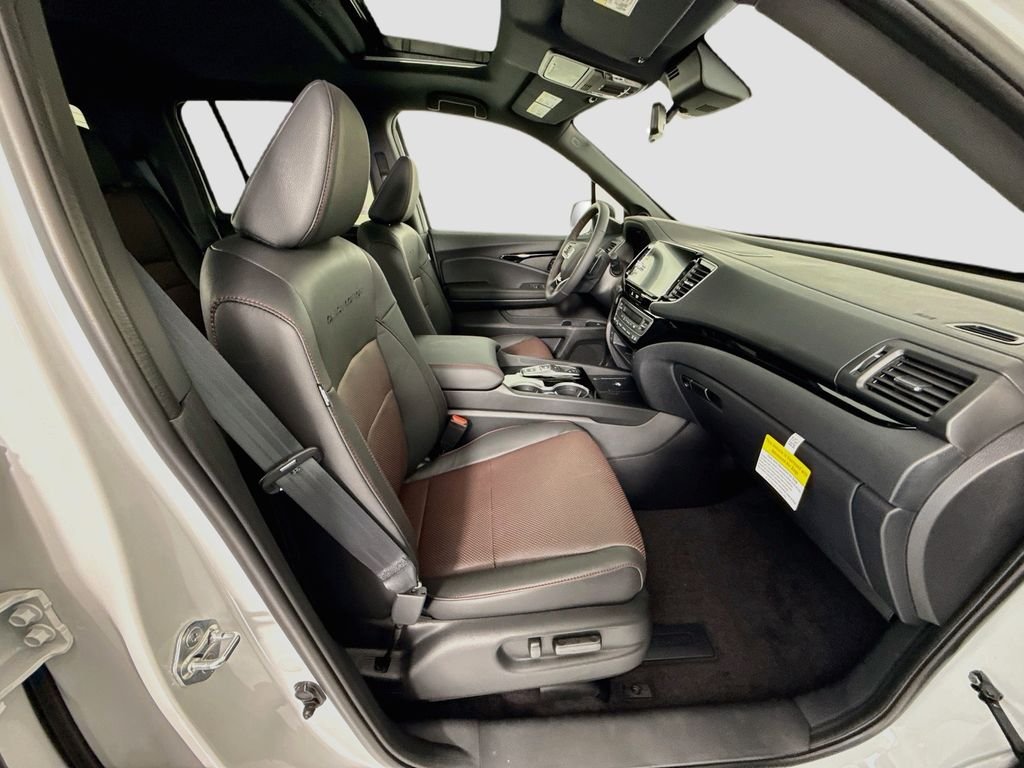 New 2026 Platinum White Pearl Honda Black Edition image 20