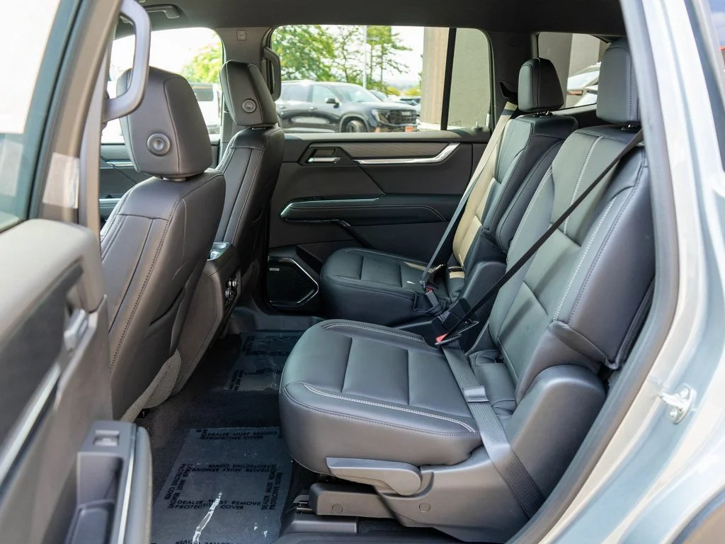 New 2026 Sterling Metallic GMC Elevation image 13