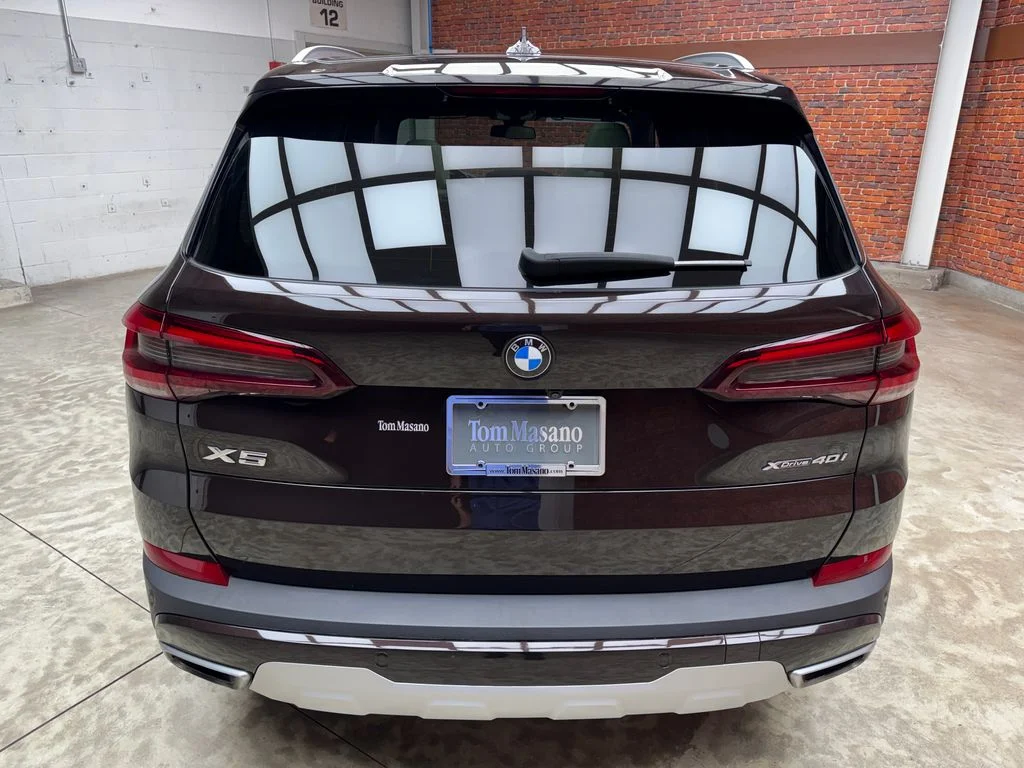 Used 2022 Brown BMW xDrive40i image 4