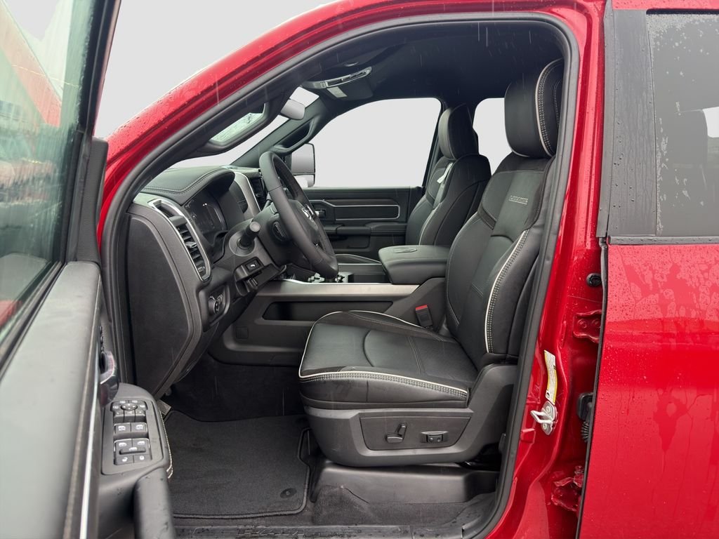 New 2026 Molten Red Pearl-Coat Exterior Paint RAM Laramie image 8
