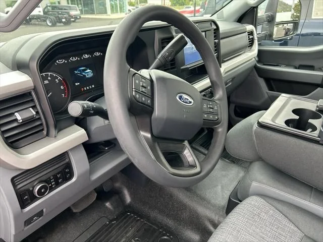 2025 Ford F-350 Super Duty XLT - Photo 13