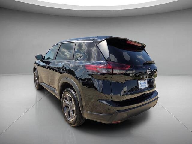 Used 2024 Super Black Nissan SV image 3
