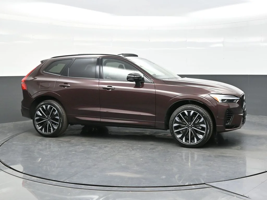 New 2026 Mulberry Red Volvo T8 Ultra image 8