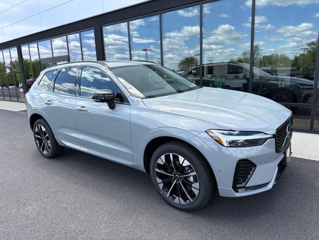 2026 Volvo XC60 B5 Plus Dark AWD's photo
