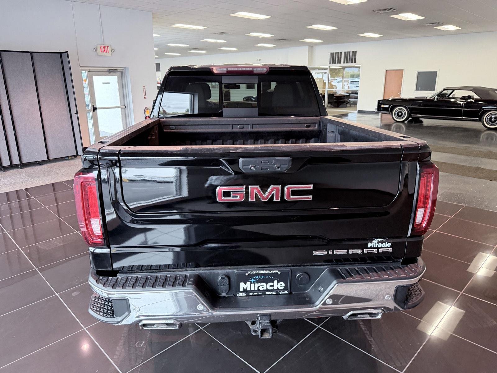 Used 2021 ONYX BLACK GMC SLT image 15