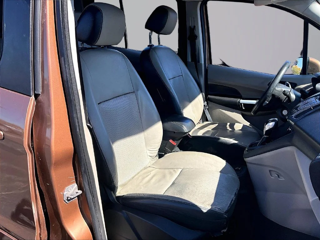 Used 2014  Ford Titanium image 7