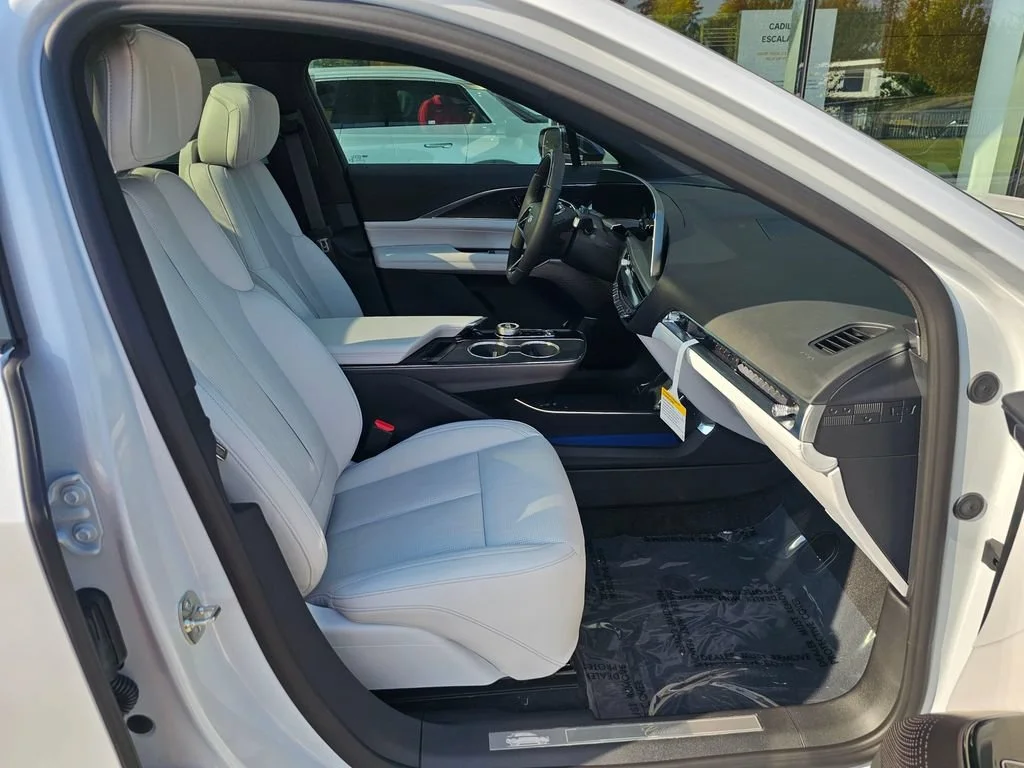 2026 Cadillac LYRIQ Luxury - Photo 11
