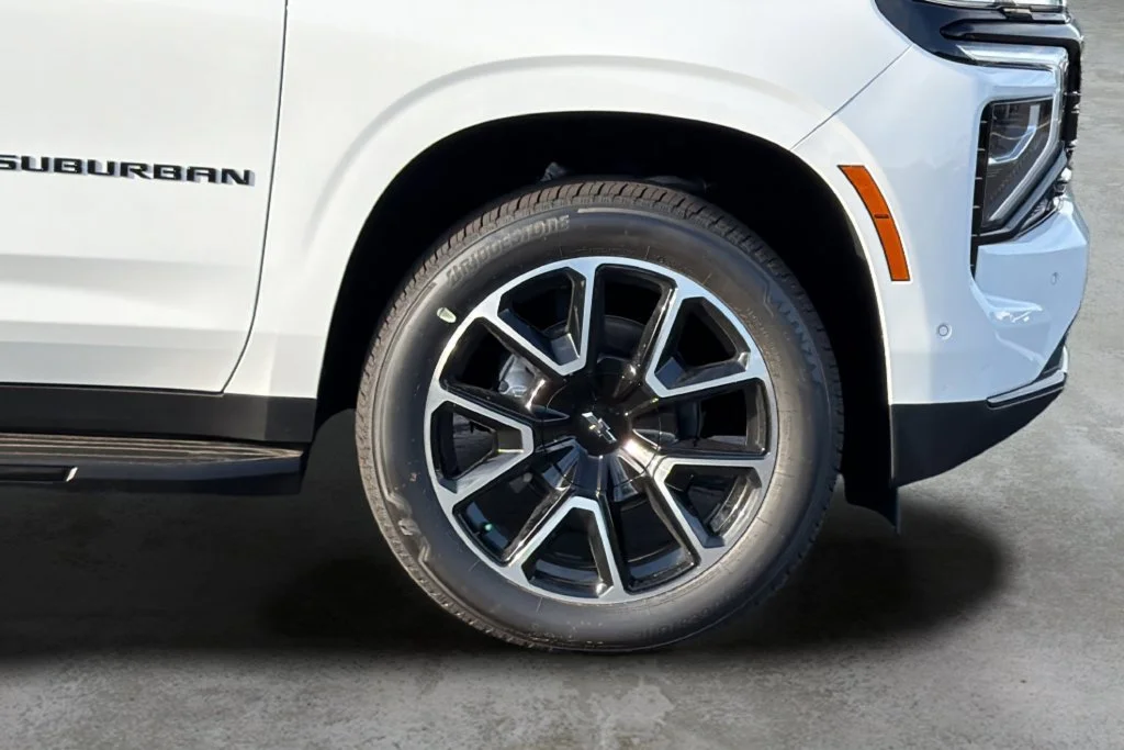 New 2026 Summit White Chevrolet RST image 9