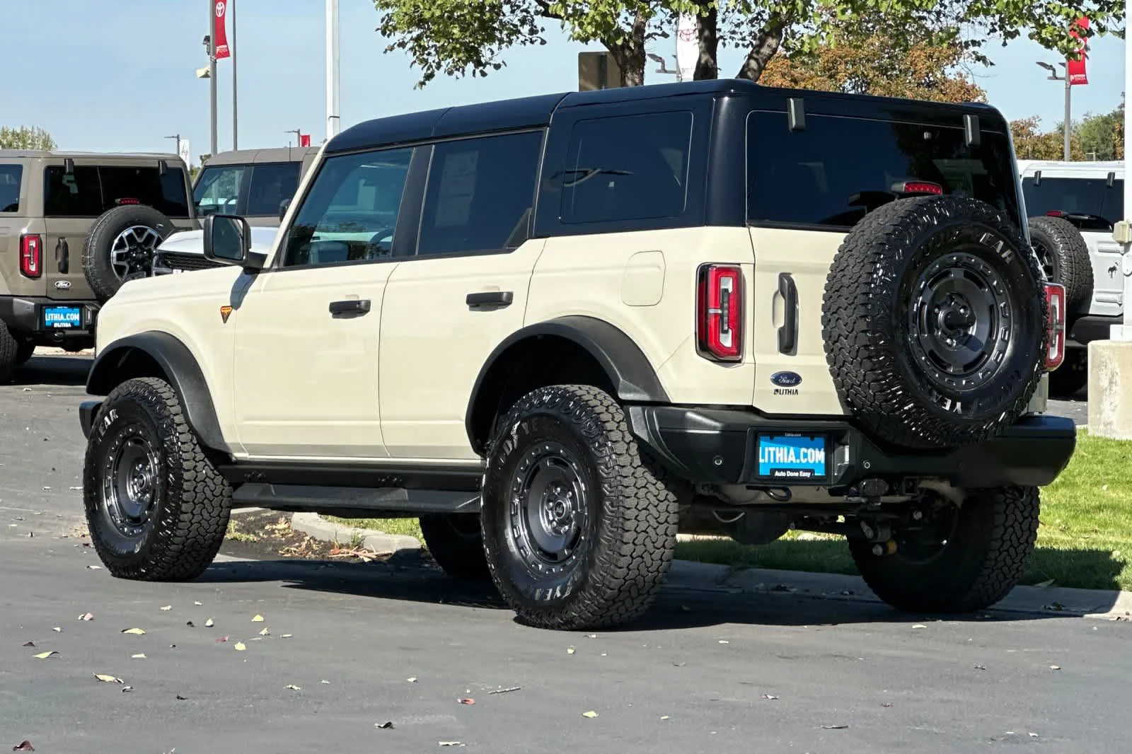 Certified Used 2025 Desert Sand Ford Badlands image 6