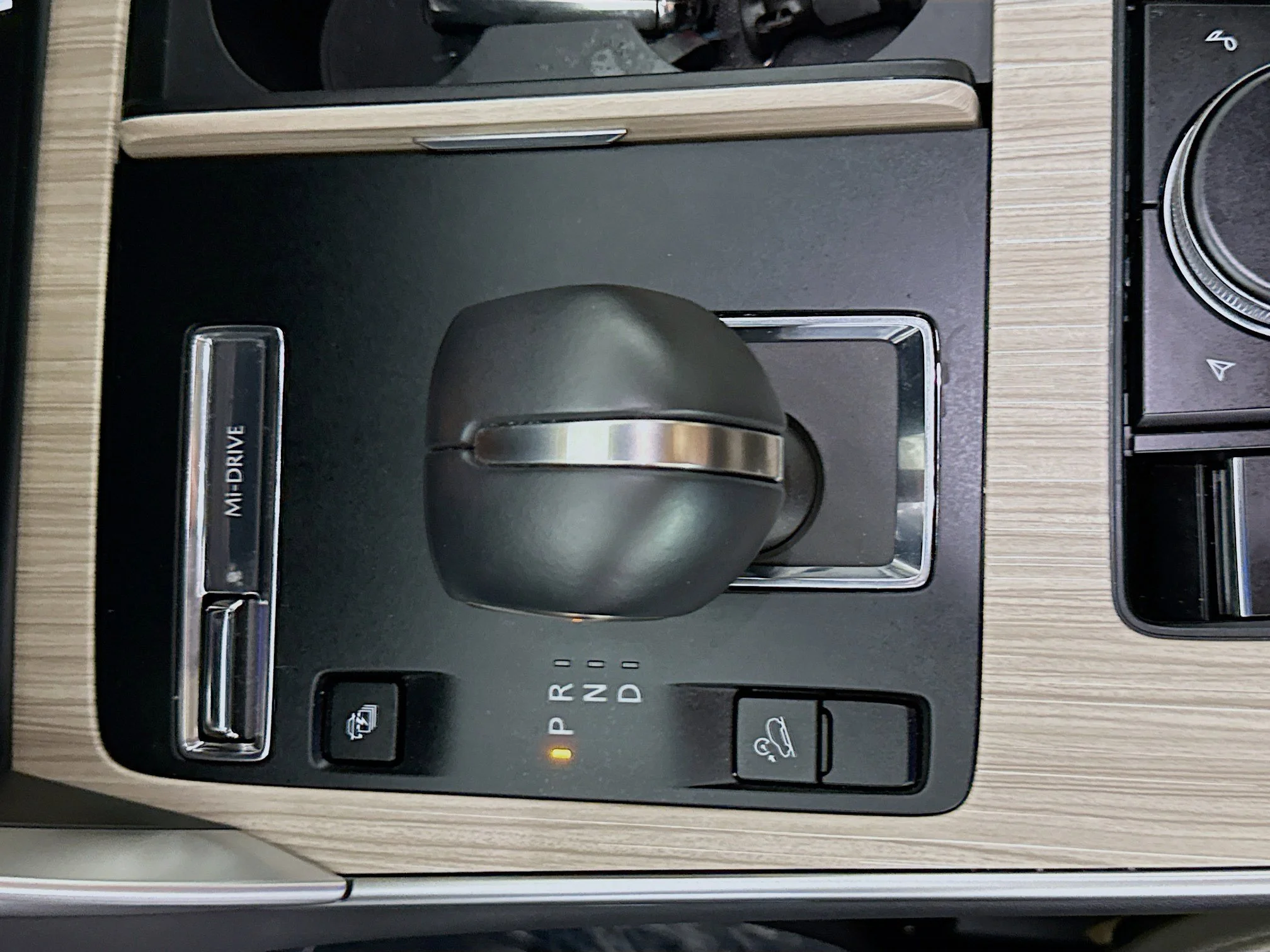 Used 2025 Rhodium White Premium Mazda Premium Package image 16