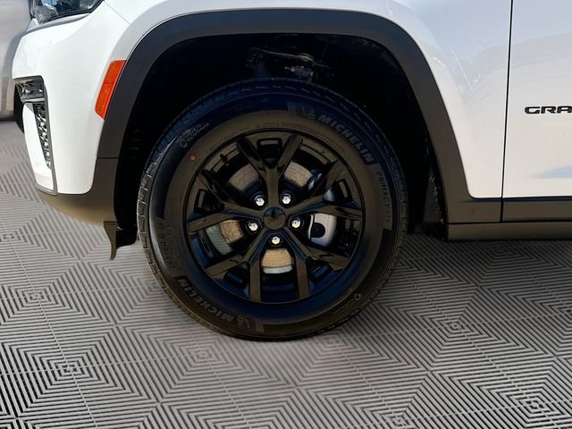 New 2026 White Jeep Altitude image 35