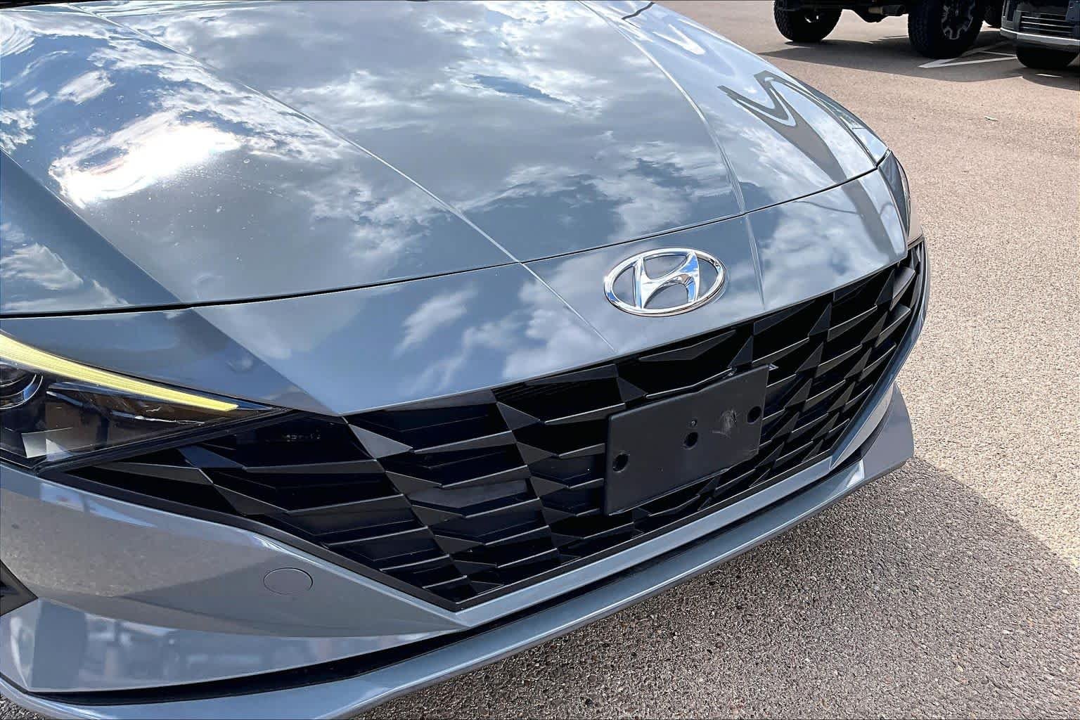 Used 2022 Electric Shadow Hyundai SE image 30
