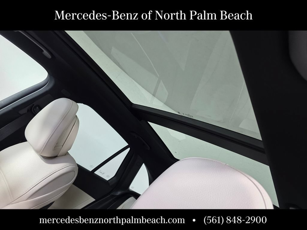 New 2026 MANUFAKTUR Moonlight White Metallic Mercedes-Benz GLC 300 image 39