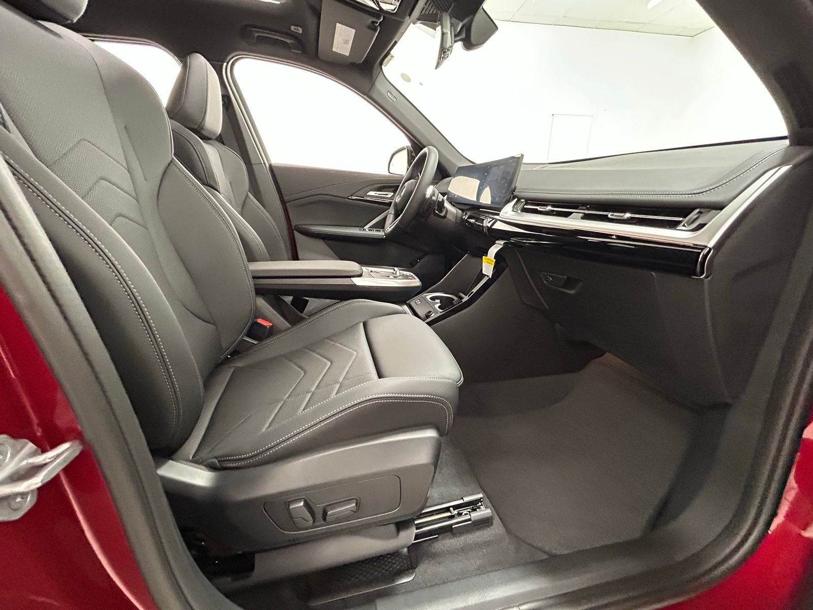 New 2026 Vegas Red Metallic BMW xDrive28i image 40
