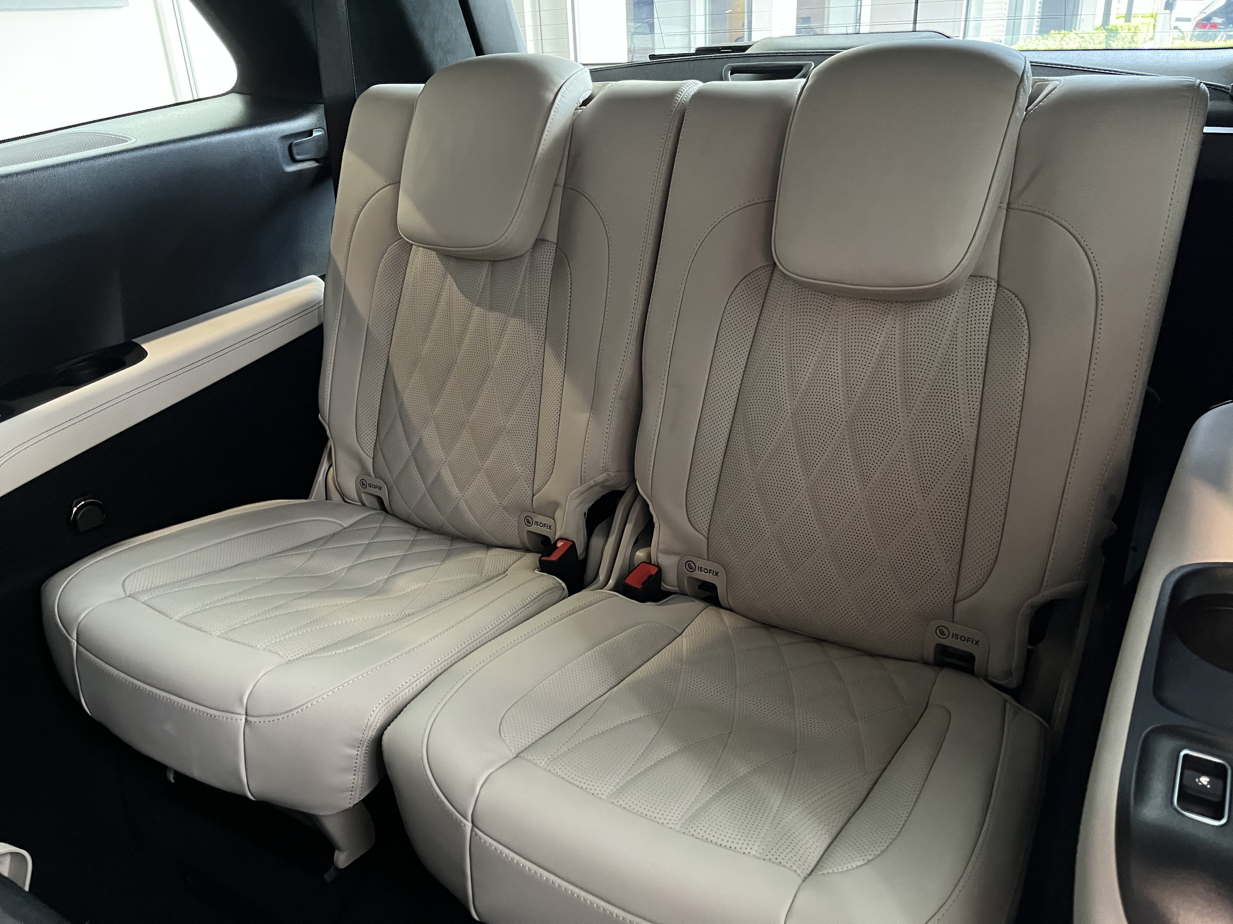New 2026 MOONLIGHT WHITE Mercedes-Benz AMG® GLS 63 image 13