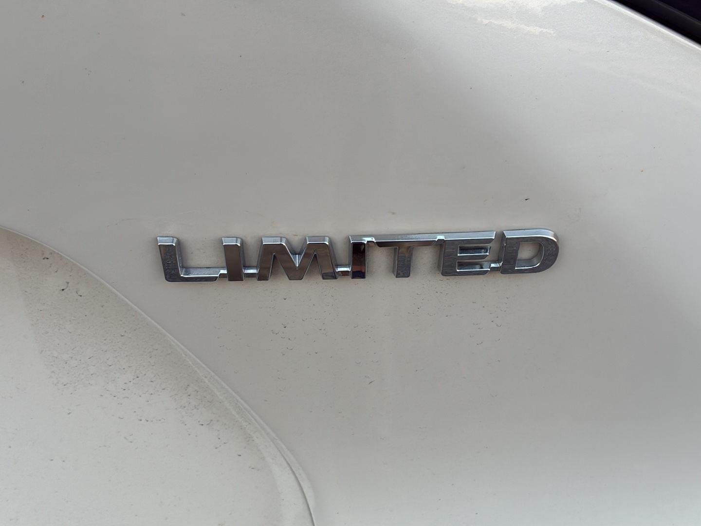 Used 2023 Wind Chill Pearl w/Black Roof Toyota Limited image 13