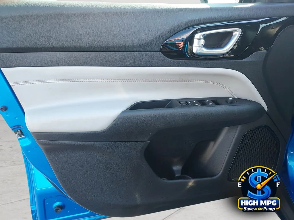 Used 2025 Blue Jeep Limited image 29