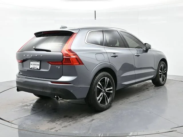 Used 2019 Grey Volvo Momentum image 7