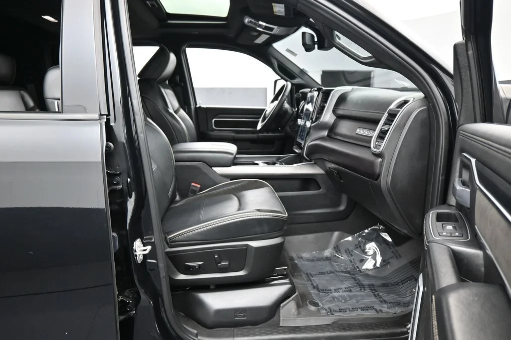 Used 2024 Diamond Black Crystal Pearlcoat Ram Laramie image 43