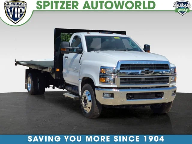Used 2024 White Chevrolet 1WT image 1