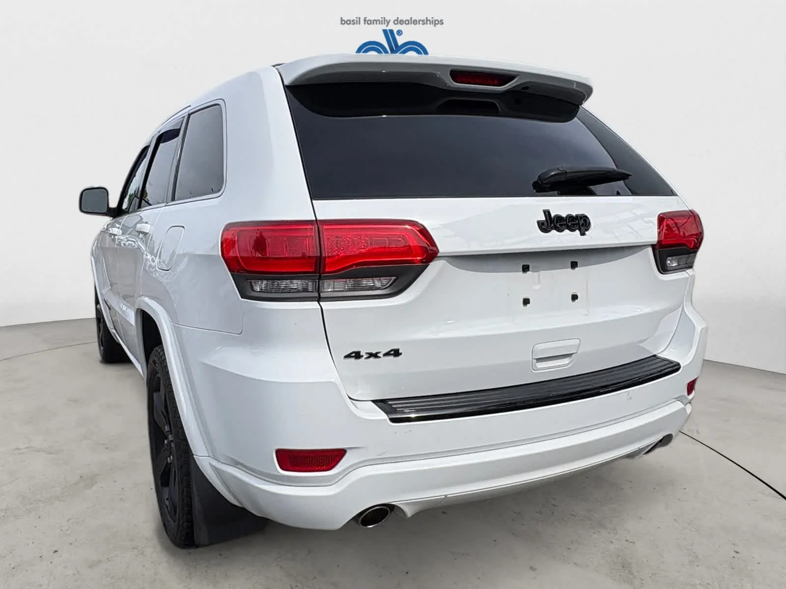 Used 2014 Bright White Clearcoat Jeep Altitude image 4