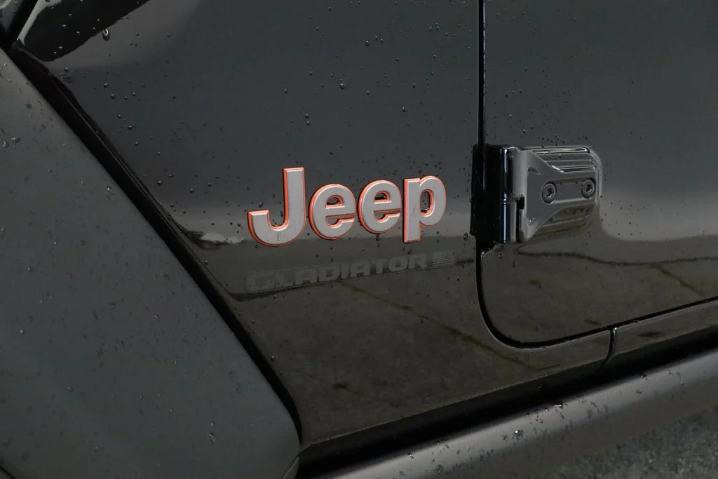 New 2026 Black Clear-Coat Exterior Paint Jeep Mojave image 18