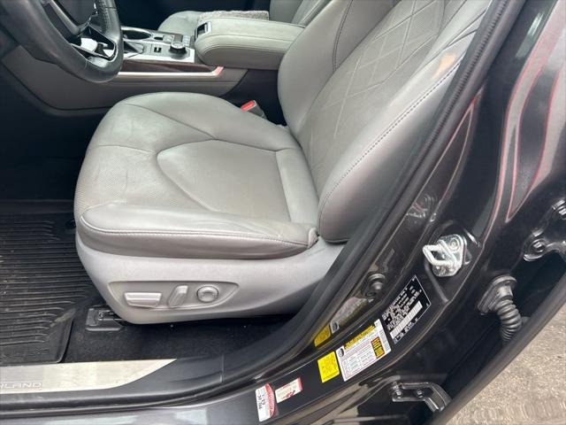 Certified Used 2021 MAGNETIC GRAY MET. Toyota  image 14