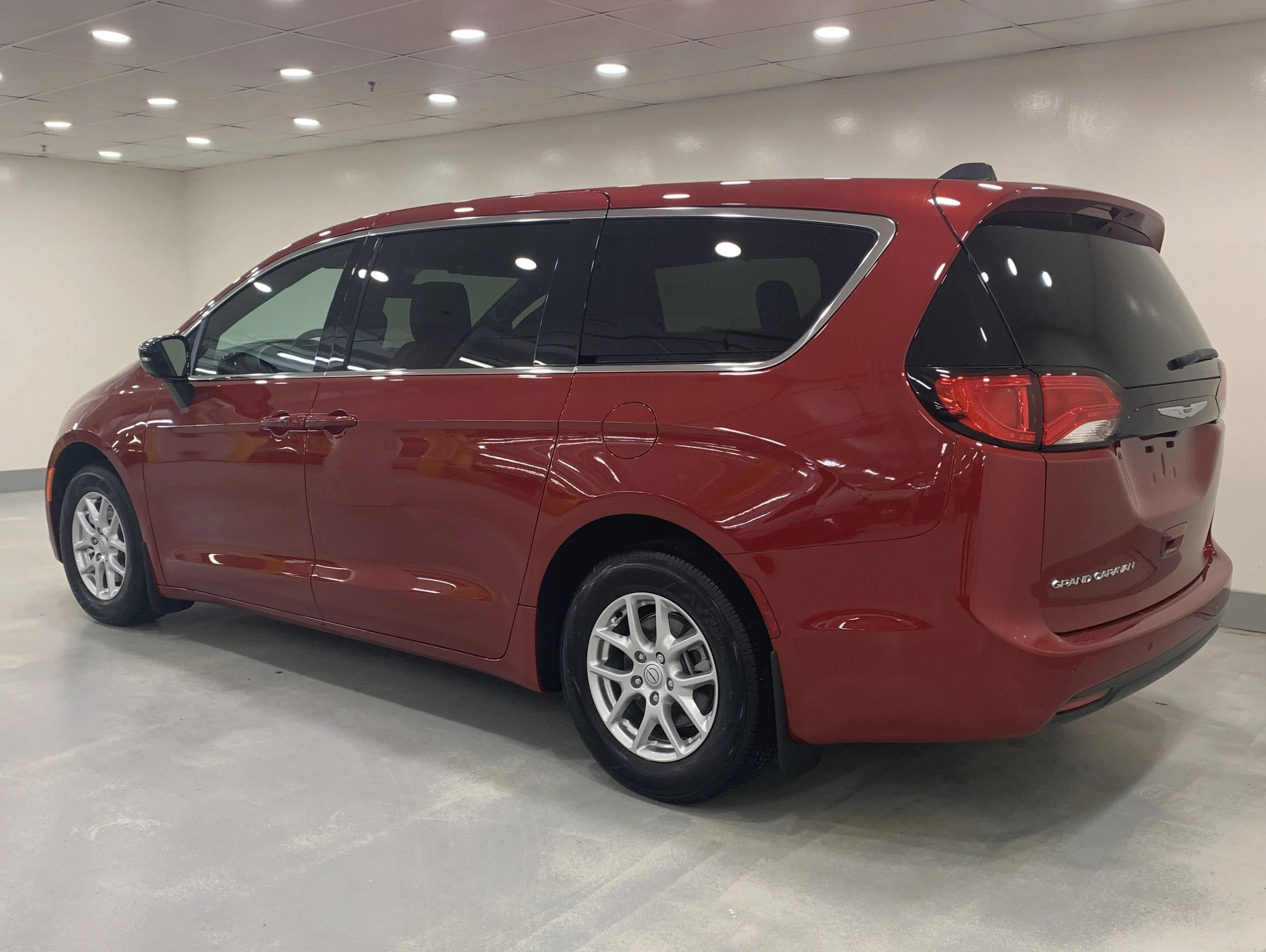 New 2026 RED HOT PEARL Chrysler SXT image 3