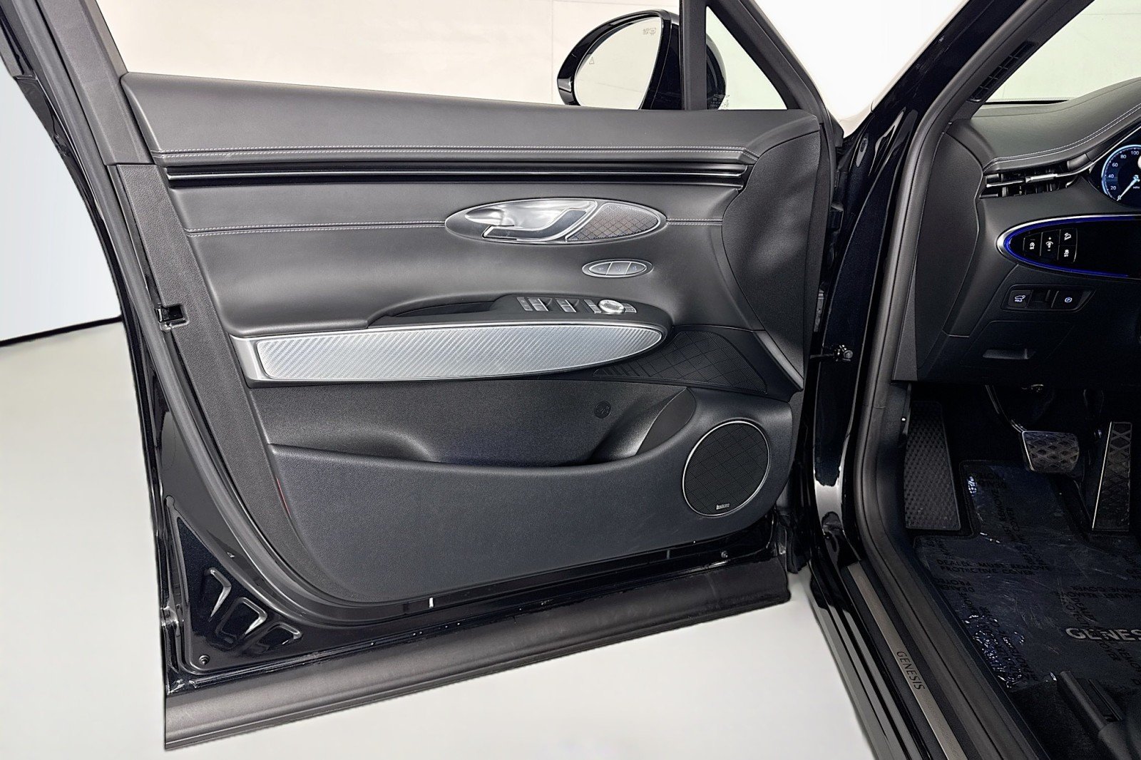 2023 GENESIS GV70 Standard - Photo 20