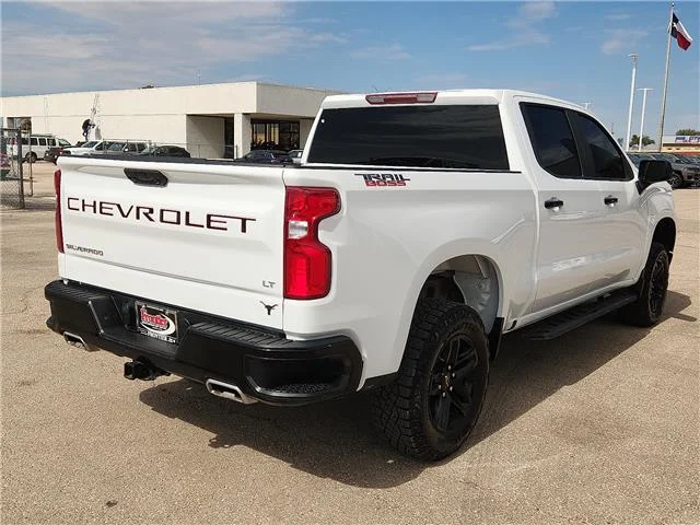 Used 2025 Summit White Chevrolet LT Trail Boss 4x4 Crew Cab 5.75 ft. box 147.4 in. image 4