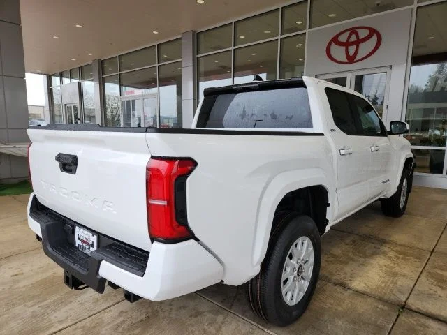 2026 Toyota Tacoma SR5 - Photo 10