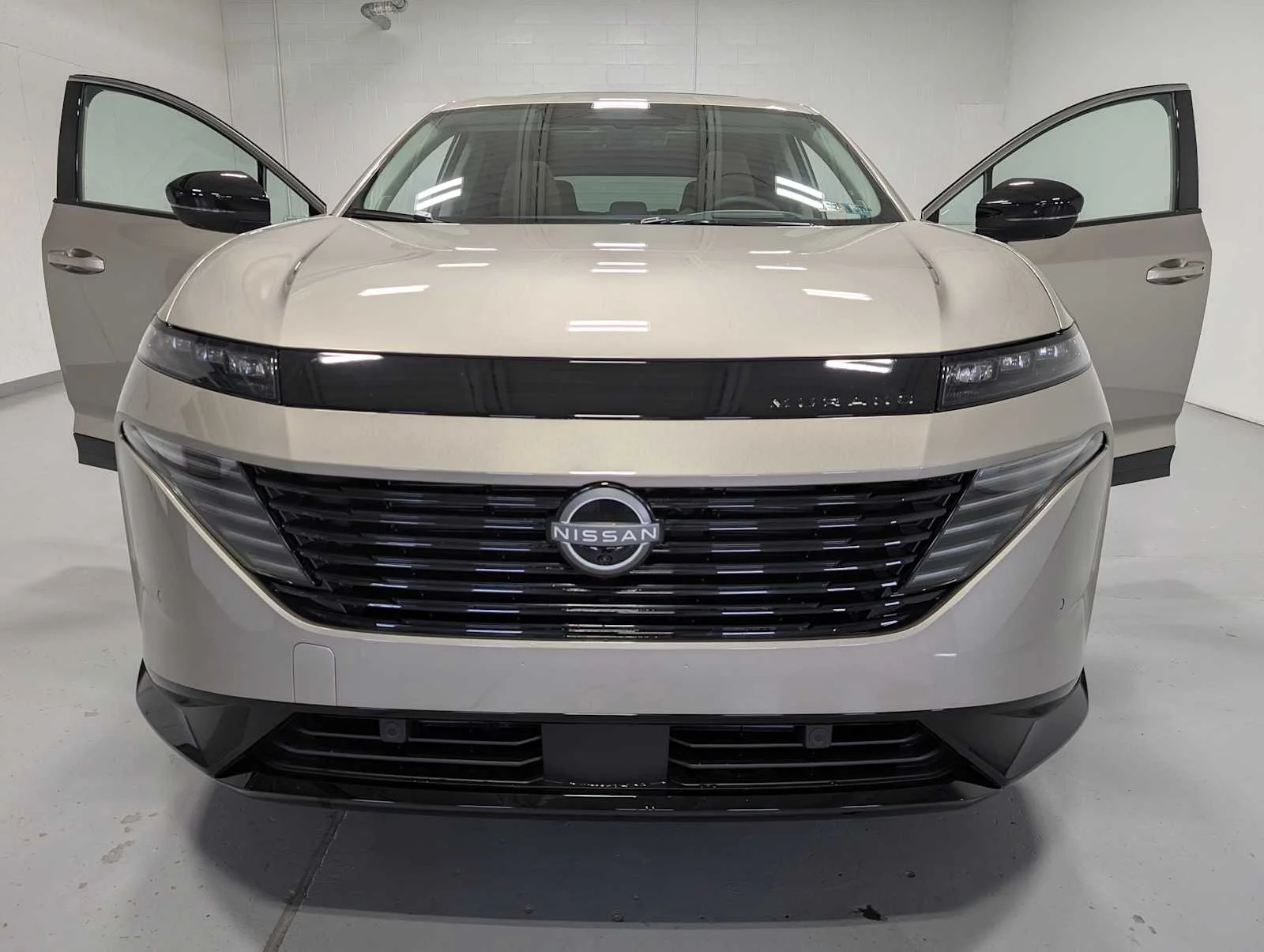Used 2026 Champagne Silver Metallic Nissan Platinum image 15